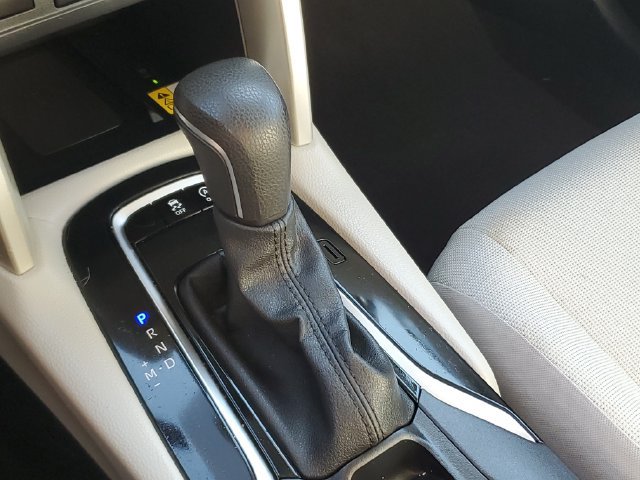 Used 2022 Toyota Corolla Cross LE FWD image 30