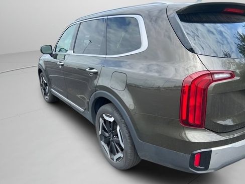 Used 2024 Kia Telluride S AWD/4WD image 14