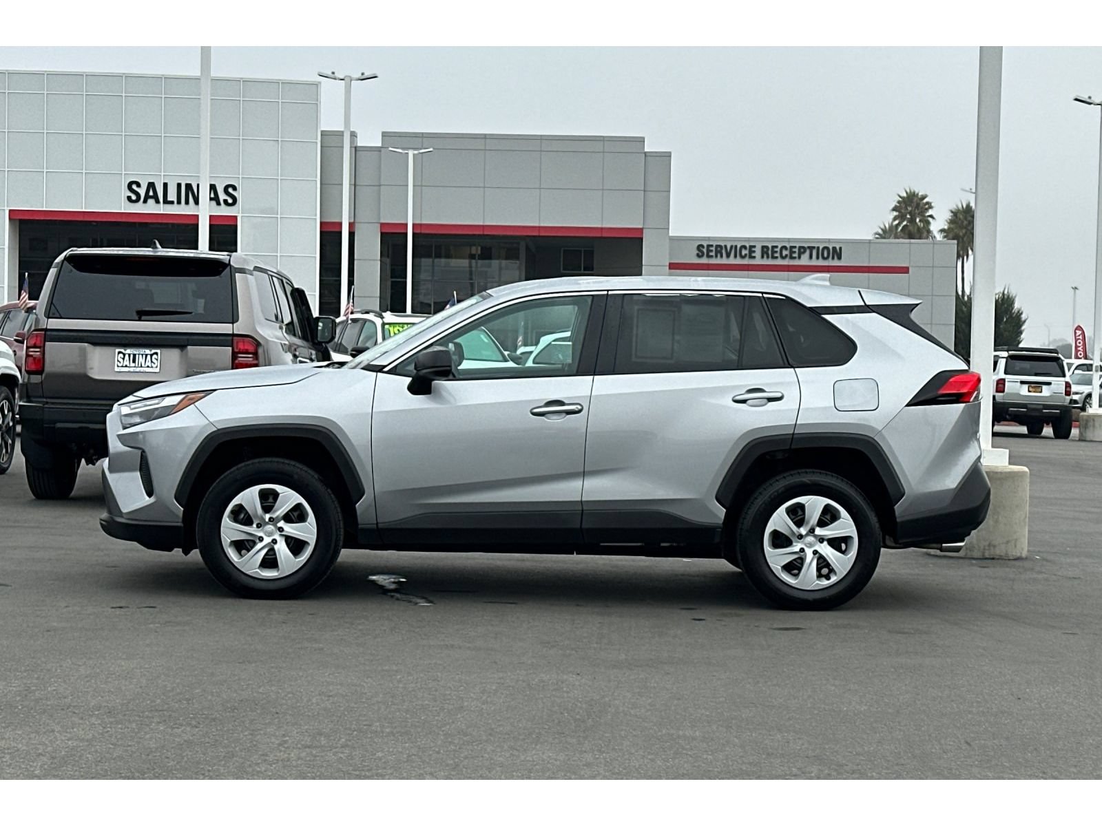 Used 2025 Toyota RAV4 LE AWD/4WD image 7
