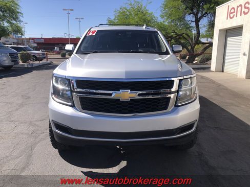 Used 2019 Chevrolet Suburban LT image 3
