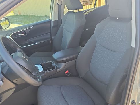 Used 2023 Toyota RAV4 XLE image 12