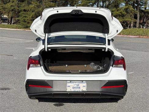 New 2026 Hyundai Elantra Blue image 18