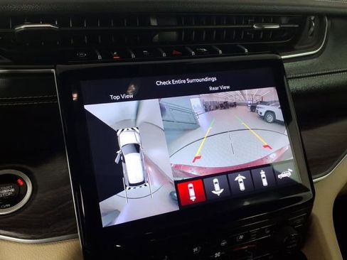 Used 2024 Jeep Grand Cherokee L Limited w/ Luxury Tech Group II image 27