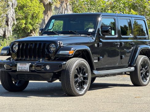 Used 2021 Jeep Wrangler Unlimited Sahara image 7
