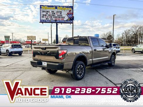 Used 2024 Nissan Titan PRO-4X image 7