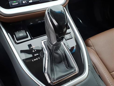 Used 2022 Subaru Outback Touring XT image 9