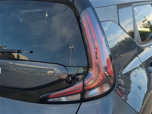 Used 2024 Kia Soul LX w/ Option Group 015 image 11