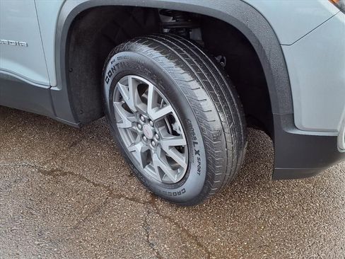 Certified 2023 GMC Acadia SLE image 37