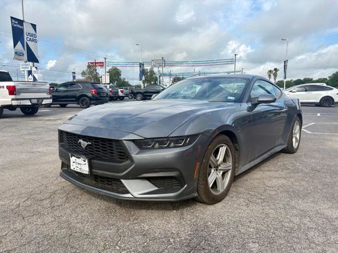 Used 2026 Ford Mustang Coupe RWD image 6