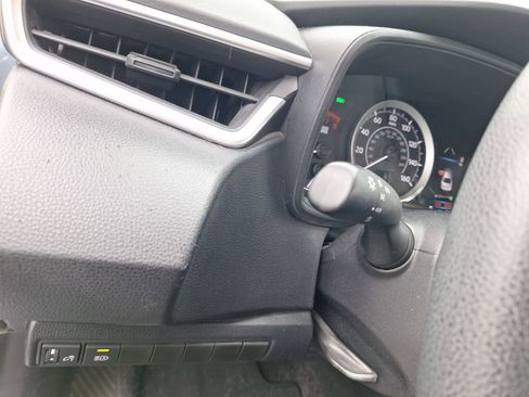 Used 2020 Toyota Corolla LE image 18