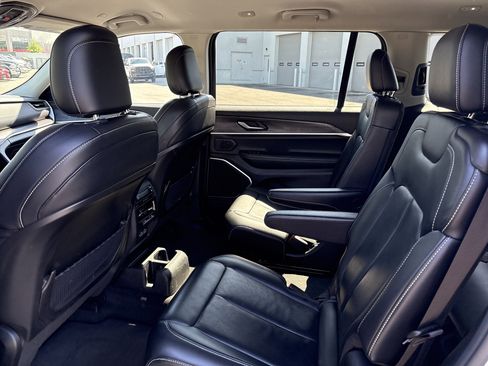 Used 2022 Jeep Grand Cherokee L Limited image 32