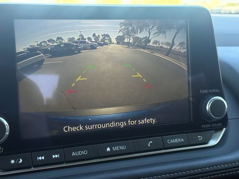 Used 2023 Nissan Rogue SV image 22