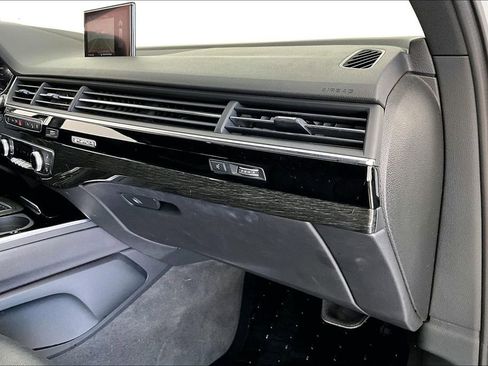 Used 2018 Audi Q7 3.0T Prestige w/ Prestige Package image 20