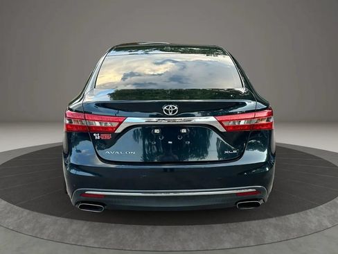 Used 2018 Toyota Avalon XLE Plus FWD image 3