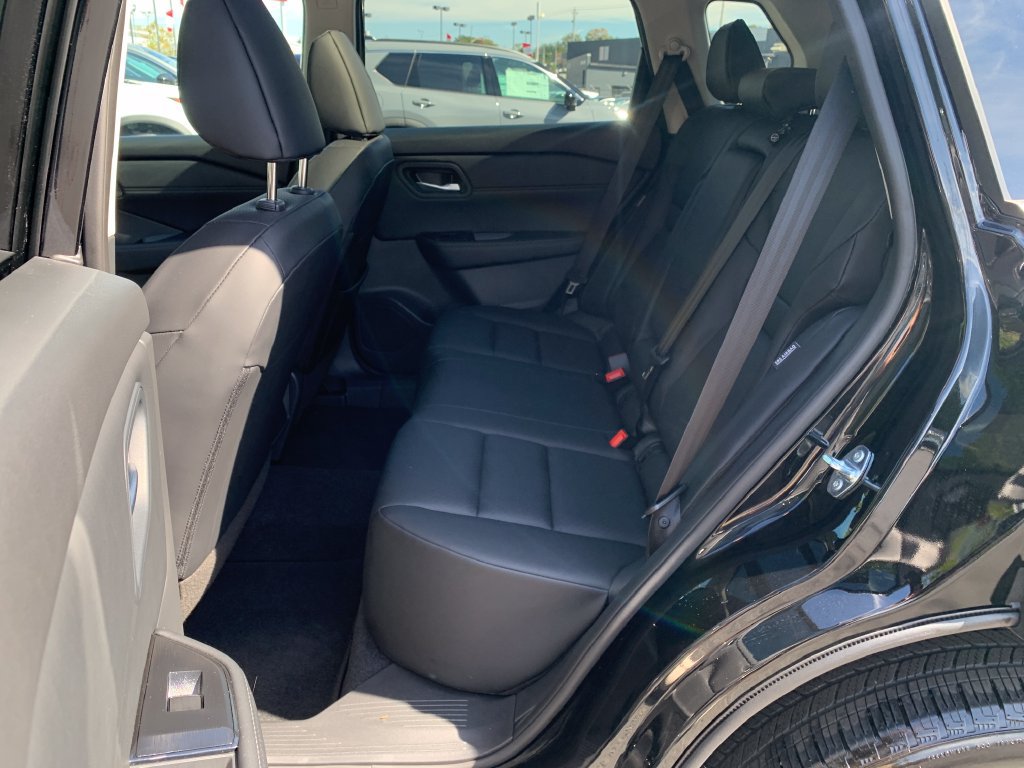Certified 2026 Nissan Rogue Dark Armor AWD/4WD image 26