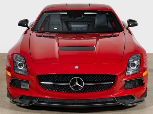 Used 2014 Mercedes-Benz SLS AMG Black Series image 3