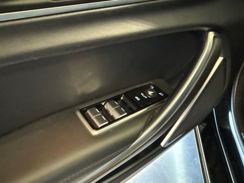Used 2023 Jaguar XF SE RWD image 16