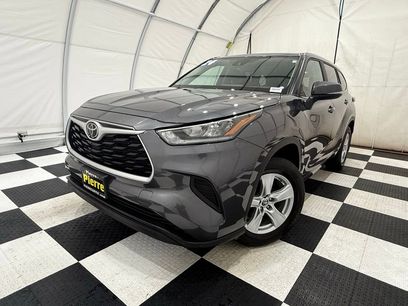 Used 2024 Toyota Highlander LE