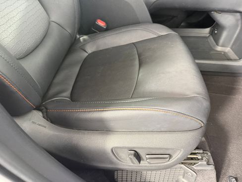 Used 2023 Toyota Sienna XSE AWD/4WD image 32