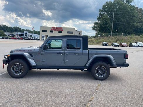 Used 2023 Jeep Gladiator Rubicon w/ Cold Weather Group AWD/4WD image 6