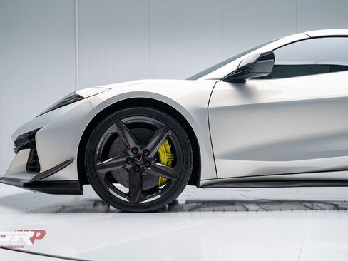 Used 2023 Chevrolet Corvette Z06 w/ Stealth Interior Trim Package image 28