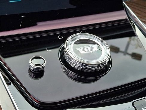 Certified 2025 Cadillac Escalade ESV Sport Platinum image 14