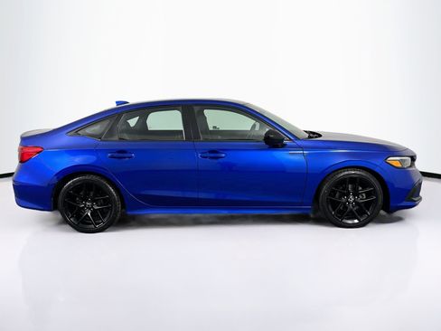 Used 2023 Honda Civic Sport image 12