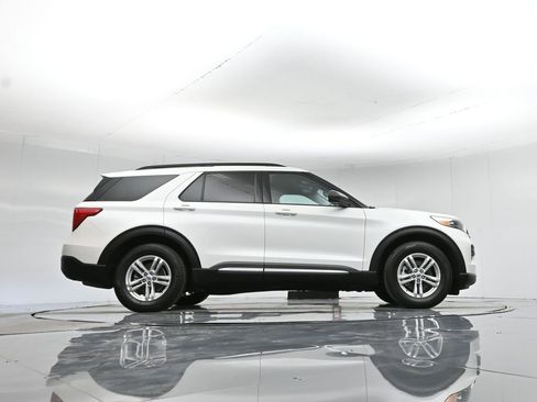 Certified 2023 Ford Explorer XLT image 49