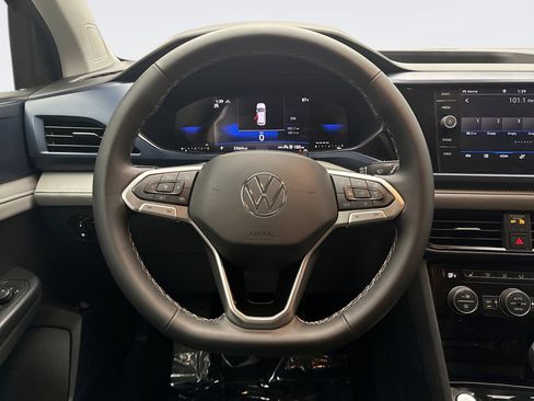 Used 2024 Volkswagen Taos SE AWD/4WD image 12
