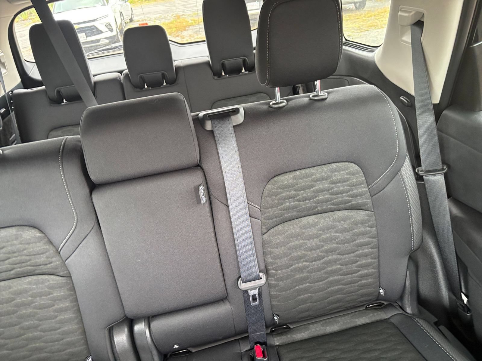 Used 2025 Nissan Pathfinder SV FWD image 37