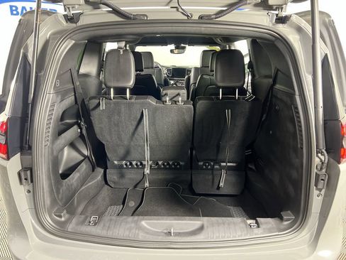 Used 2023 Chrysler Pacifica Touring-L w/ S Appearance Package AWD/4WD image 25