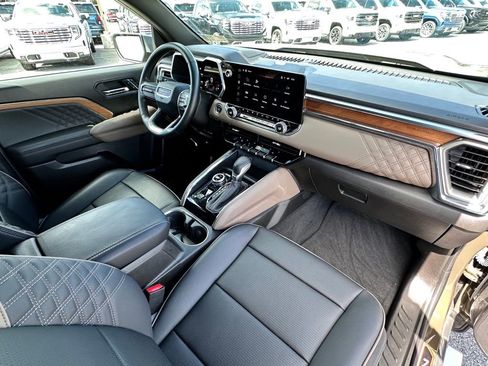 Used 2024 GMC Canyon Denali AWD/4WD image 14
