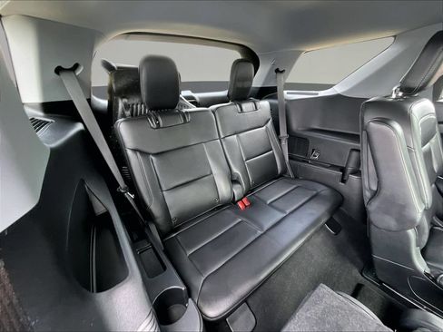 Used 2020 Ford Explorer XLT w/ Equipment Group 202A AWD/4WD image 29