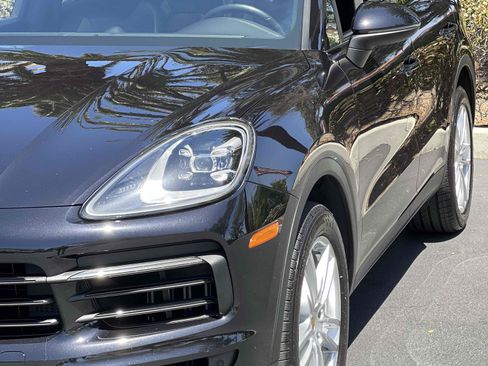 Used 2019 Porsche Cayenne w/ Premium Package AWD/4WD image 82