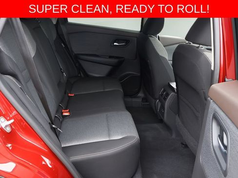 Used 2022 Nissan Rogue SV FWD image 16