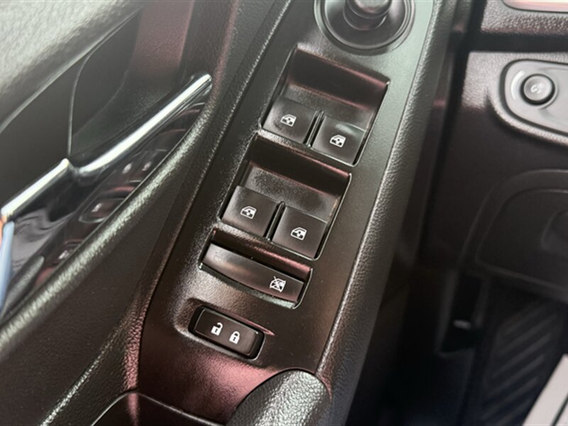 Used 2019 Chevrolet Trax LT w/ LT Convenience Package FWD image 18