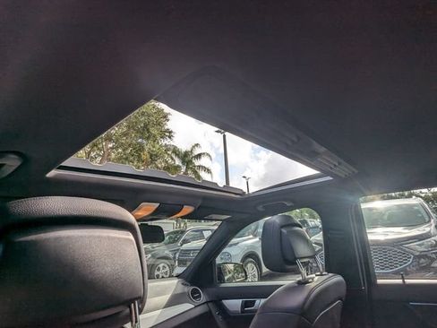Used 2013 Mercedes-Benz C 250 Sedan image 17