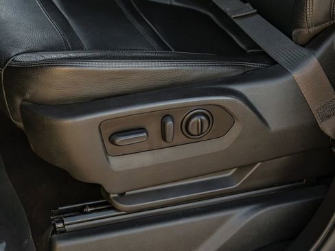 Used 2022 GMC Sierra 3500 Denali w/ Denali Black Diamond Edition image 41