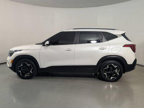 Used 2024 Kia Seltos EX FWD image 4