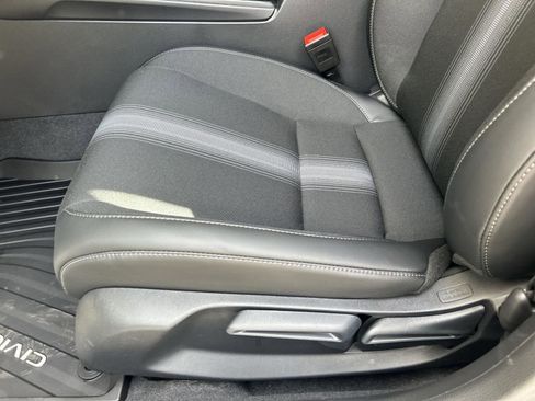 Used 2025 Honda Civic Sport image 29