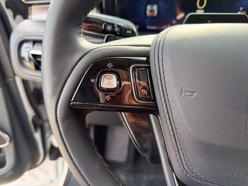 New 2026 Lincoln Aviator AWD image 27