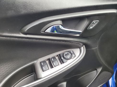 Used 2023 Chevrolet Malibu LT image 16