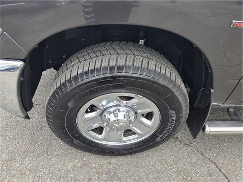Used 2017 RAM 2500 Tradesman w/ Chrome Appearance Group RWD image 22