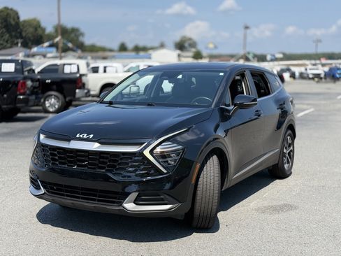 Used 2024 Kia Sportage EX FWD image 3