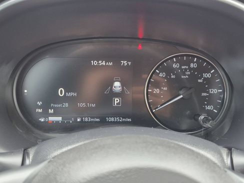Used 2024 Nissan Kicks SR FWD image 11