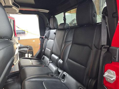 Used 2021 Jeep Gladiator Mojave AWD/4WD image 13