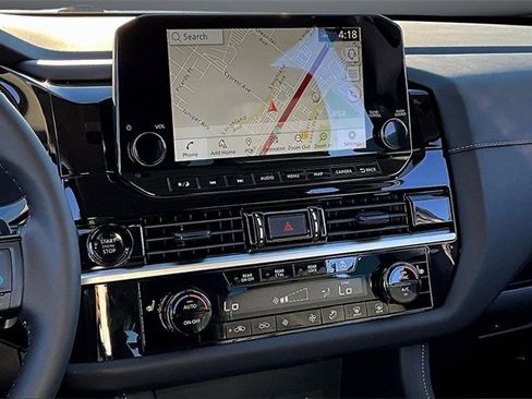 New 2025 Nissan Pathfinder SL image 6