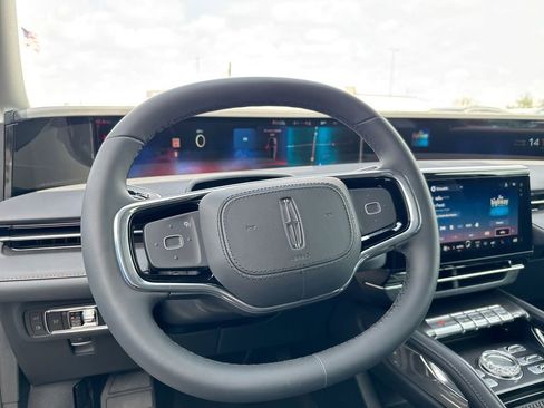 New 2026 Lincoln Nautilus Reserve w/ Jet Appearance Package AWD/4WD image 11