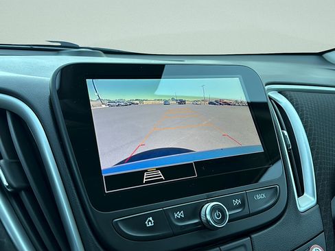 Used 2024 Chevrolet Malibu LT FWD image 18