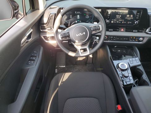 Certified 2025 Kia Sportage LX AWD/4WD image 25